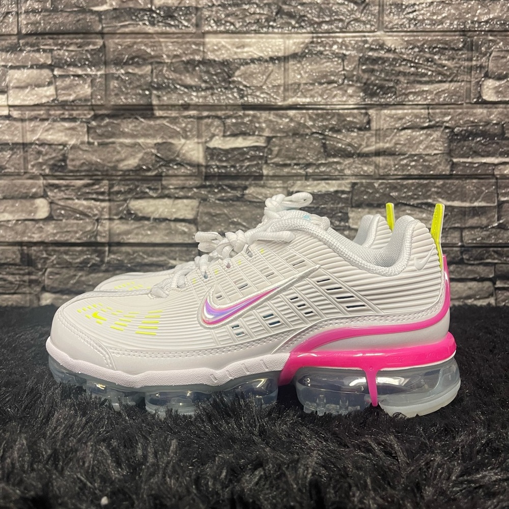 Nike Air Vapormax 360 `Volt Fire Pink’ Women size 9